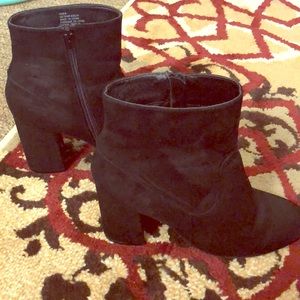 Black just fab booties size 10
